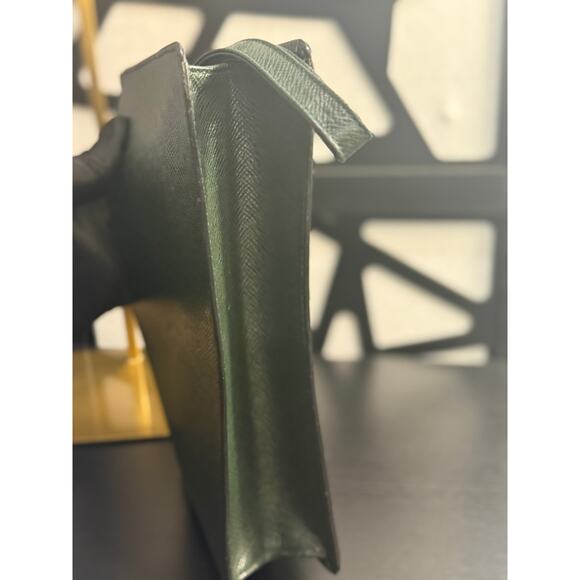 Louis Vuitton Selenga Clutch – Episea Green Taiga Leather w/ COA - Picture 9 of 9